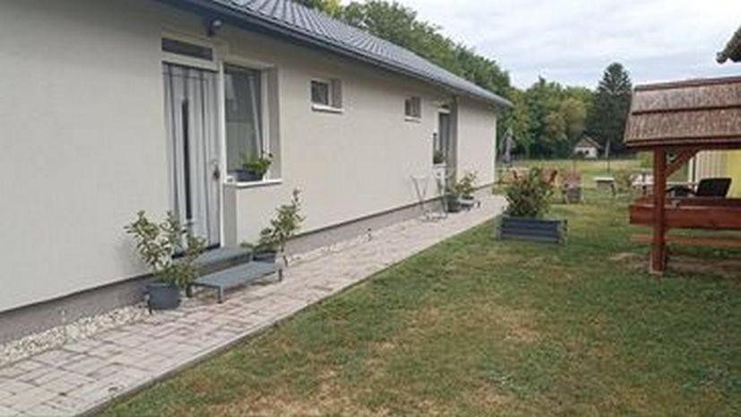 Sueni Apartman Ordacsehi Exterior foto