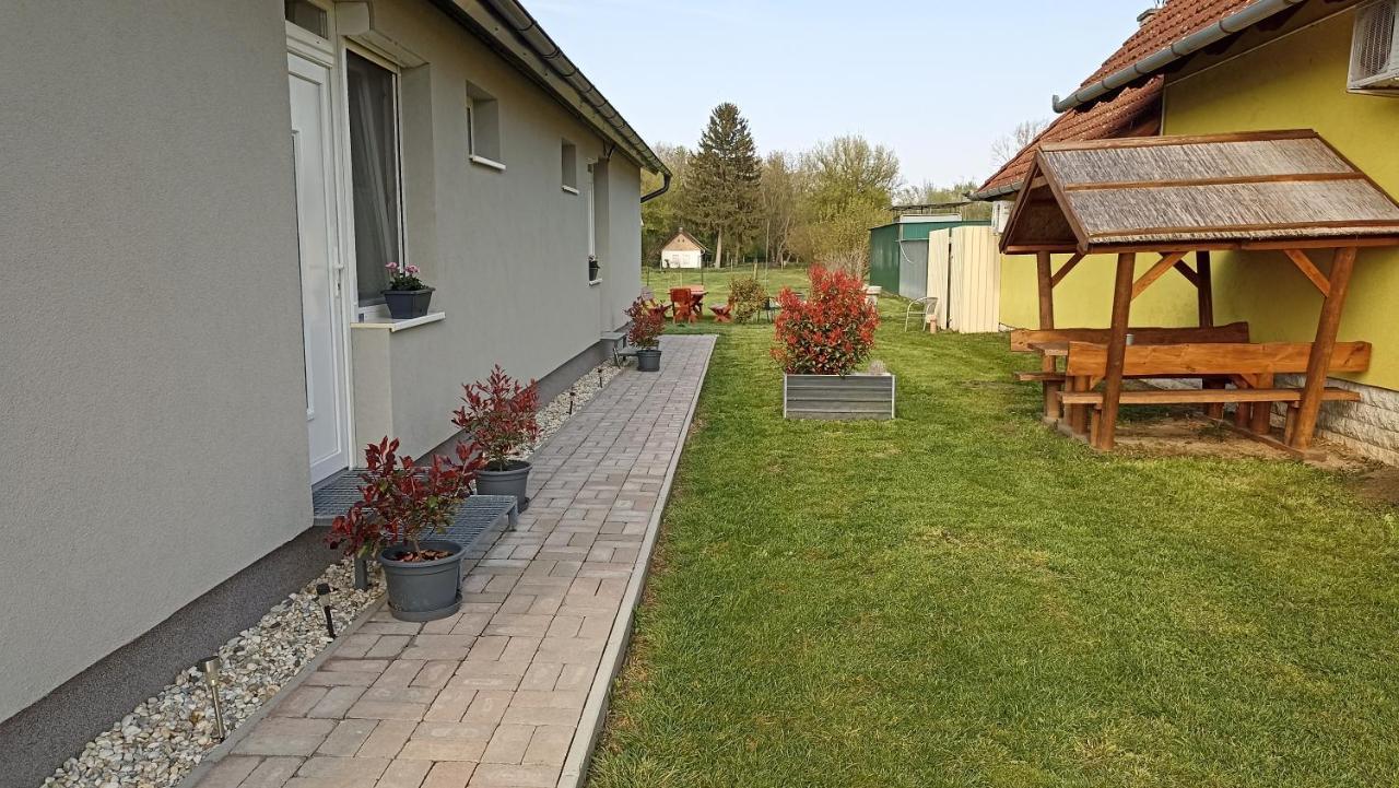 Sueni Apartman Ordacsehi Exterior foto